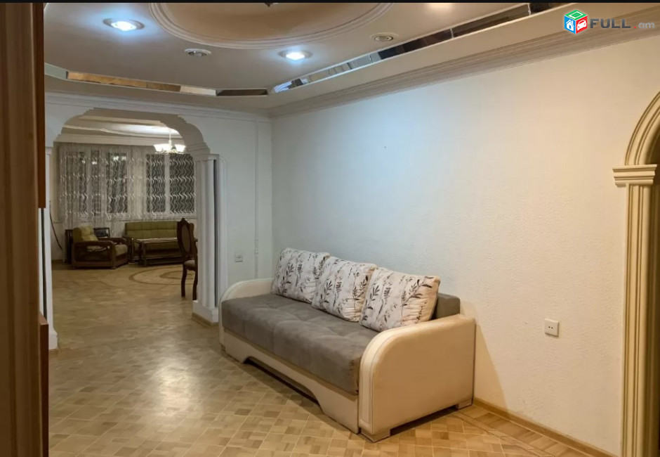 LA06641 Վարձով 3 սենյականոց բնակարան Վարդանանց փողոց , Հրապարակի մոտ