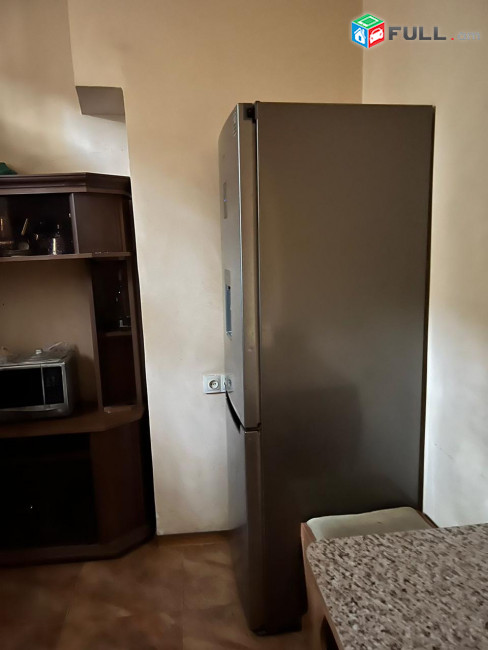LA06654 Վարձով 2 սենյականոց բնակարան Լեո փողոցում 