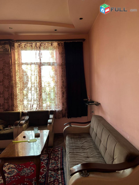 LA06654 Վարձով 2 սենյականոց բնակարան Լեո փողոցում 