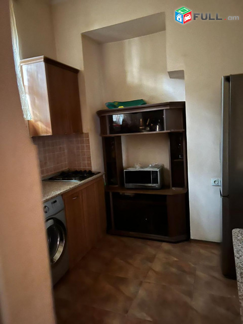 LA06654 Վարձով 2 սենյականոց բնակարան Լեո փողոցում 