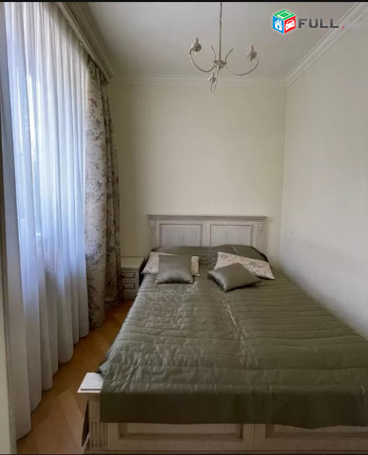 LA06670 Վարձով 4 սենյականոց բնակարան Թումանյան փողոցում 