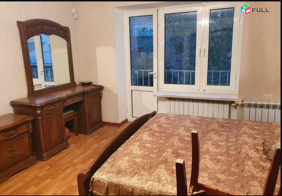 LA06677  Վարձով 3 սենյականոց բնակարան Օրբելի փողոցում 