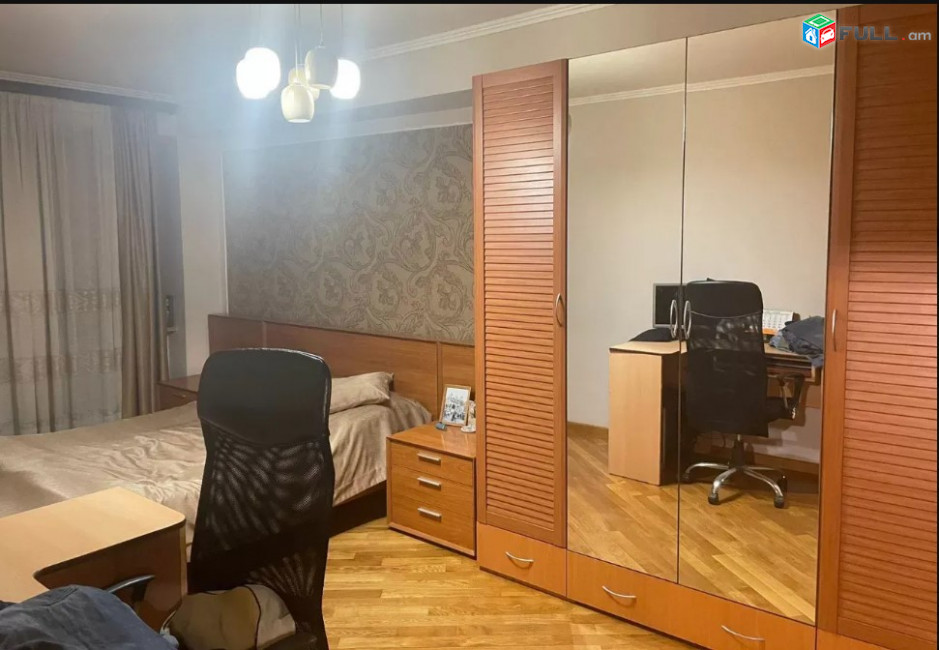 LA06680 Վարձով 3 սենյականոց բնակարան Հրաչյա Քոչար փողոցում