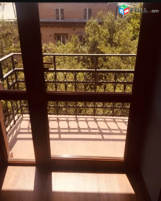 LA06691  Վարձով 3 սենյականոց բնակարան Մաշտոց -Իսահակյան  խաչմերուկի մոտ