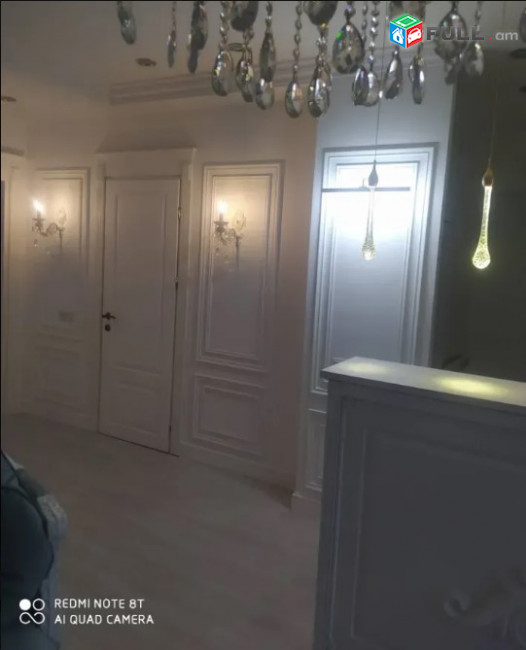 LA06688 Վարձով 3 սենյականոց բնակարան Սարյան փողոցում 