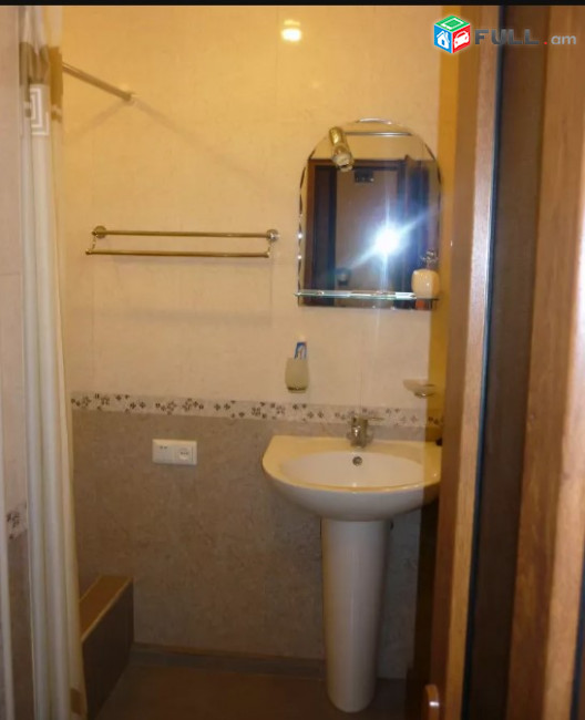 LA06712 Վարձով 3 սենյականոց բնակարան Բյուզանդի փողոց