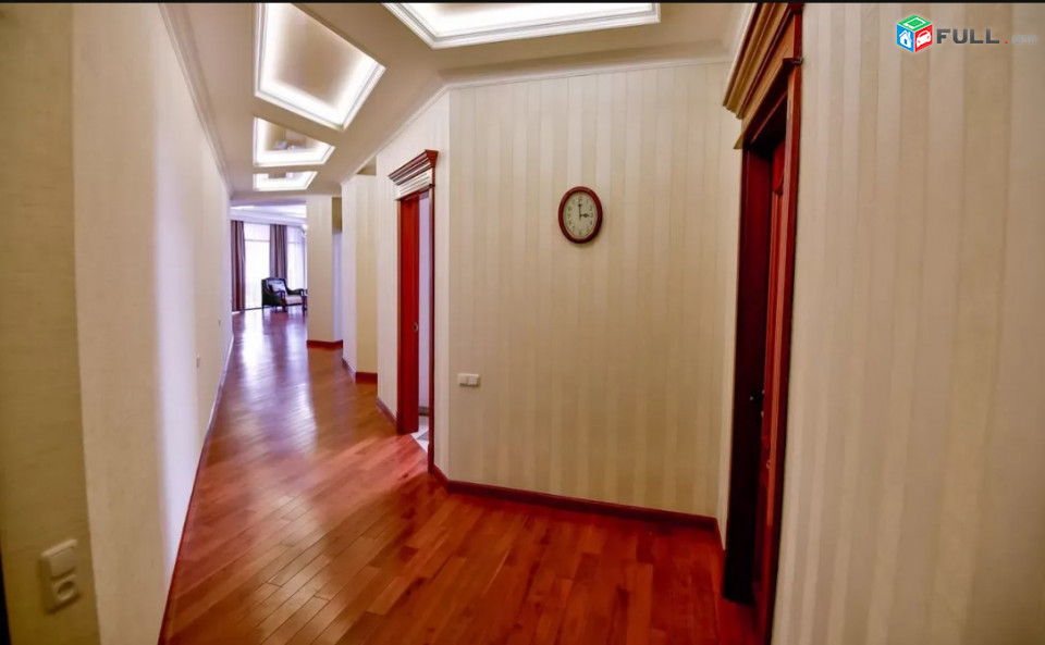 LA06745  Վարձով 3 սենյականոց բնակարան Աբովյան փողոց , նորակառույց 