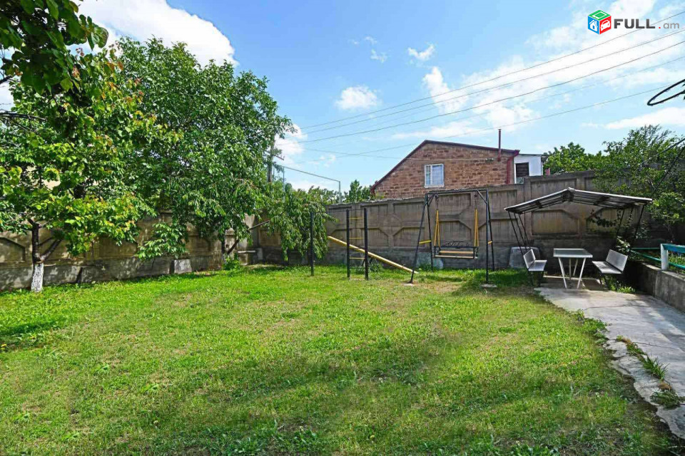 LA06741   Օրավարձով  8 սենյականոց առանձնատուն Նուռ Նուսում