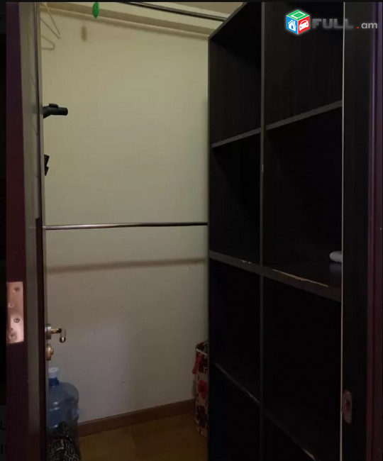 LA06763 Վարձով 3 սենյականոց բնակարան Ամիրյան փողոցում 