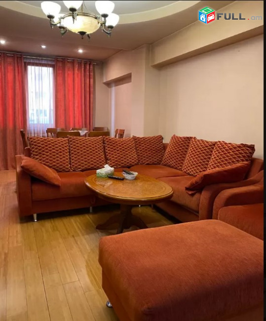 LA06763 Վարձով 3 սենյականոց բնակարան Ամիրյան փողոցում 