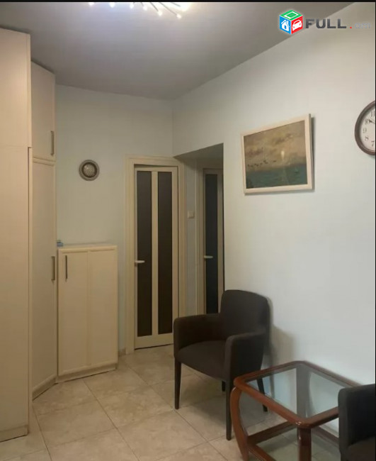 LA06767 Վարձով 4 սենյականոց բնակարան Արամ Խաչատրյան փողոցում 
