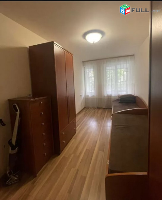 LA06767 Վարձով 4 սենյականոց բնակարան Արամ Խաչատրյան փողոցում 
