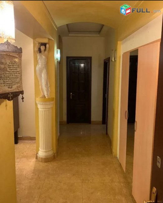 LA06773 Վարձով 4 սենյականոց բնակարան Նալբանդյան փողոցում 