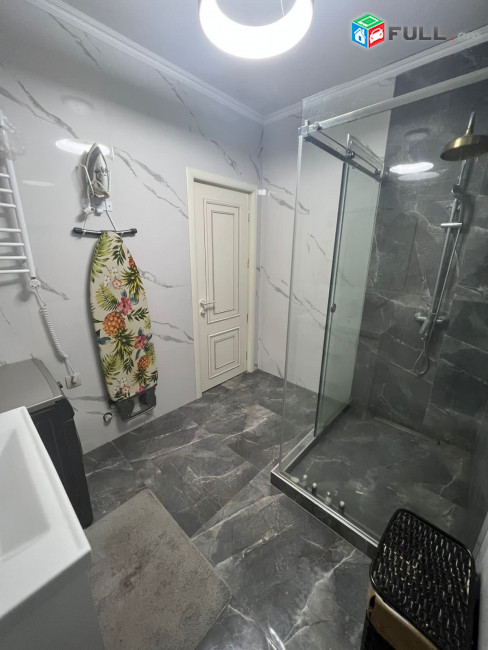 LA06784 Վարձով 2  սենյականոց բնակարան  Ամիրյան փողոց , նորակառույց շենք