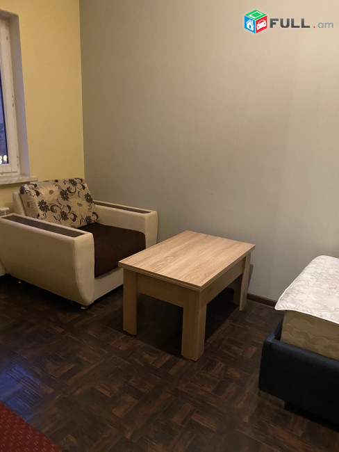 LA06821 Վարձով 3 հարկանի սեփական տան 3 -րդ հարկ Բաղրամյան փողոցում 