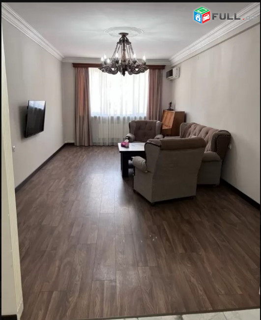LA06844 Վարձով 3 սենյականոց բնակարան Սարյան փողոցում 