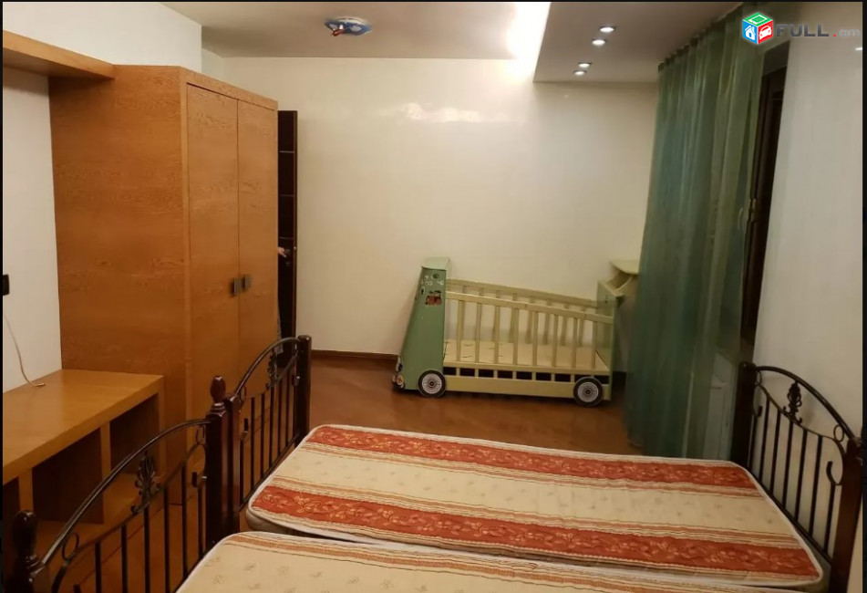 LA06867 Վարձով 3 սենյականոց բնակարան Նալբանդյան, Թումանյան փողոցների խաչմերուկում