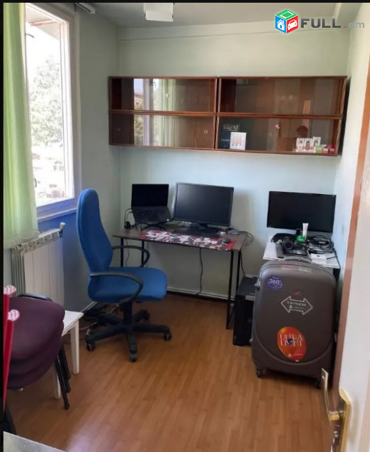 LA06880 Վարձով 3 սենյականոց բնակարան Վաղարշյան փողոցում 