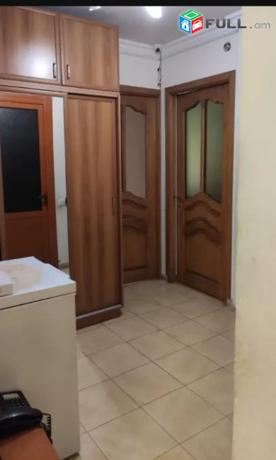LA06887 Վարձով 3 սենյականոց բնակարան Գյուլիքեխվյան փողոց , 4 րդ Մասիվ 