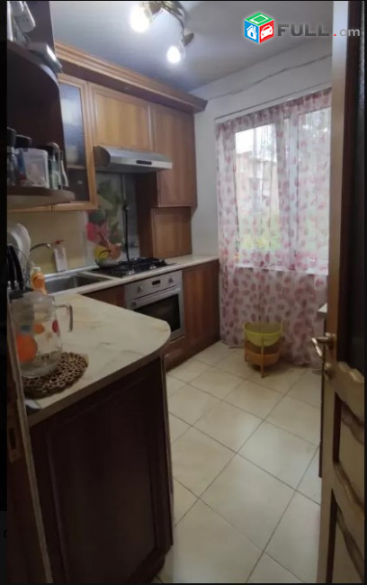 LA06887 Վարձով 3 սենյականոց բնակարան Գյուլիքեխվյան փողոց , 4 րդ Մասիվ 