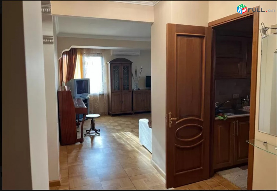 LA06893 Վարձով 3 սենյականոց բնակարան Սիմոն Վրացյան փողոց , Կենտրոն