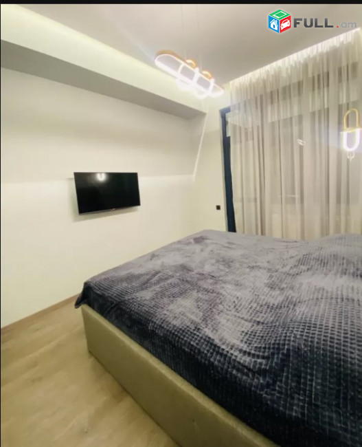 LA06900 Վարձով 3 սենյականոց բնակարան Սայաթ Նովա , նորակառույց շենք