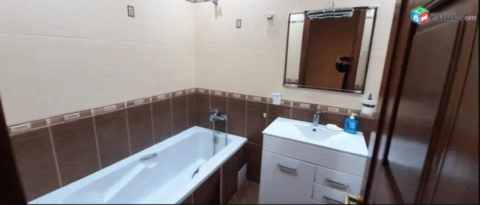 LA06904 Վարձով 3 սենյականոց բնակարան Աբովյան փողոց , նորակառույց շենք