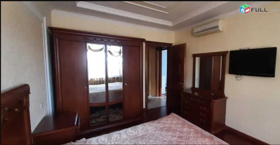 LA06904 Վարձով 3 սենյականոց բնակարան Աբովյան փողոց , նորակառույց շենք