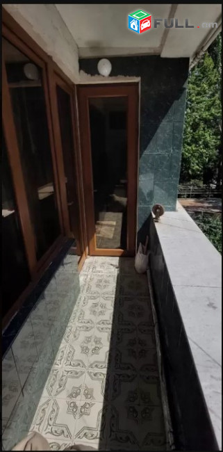 LA06907 Վարձով 3 սենյականոց բնակարան Թումանյան փողոցում 