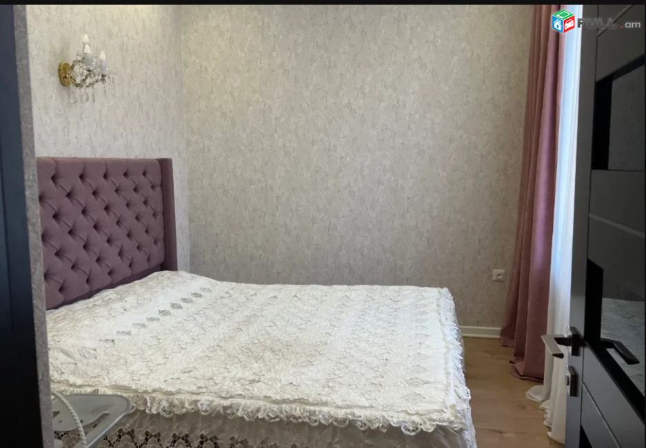 LA06903 Վարձով 3  սենյականոց բնակարան Պուշկինի փողոցում