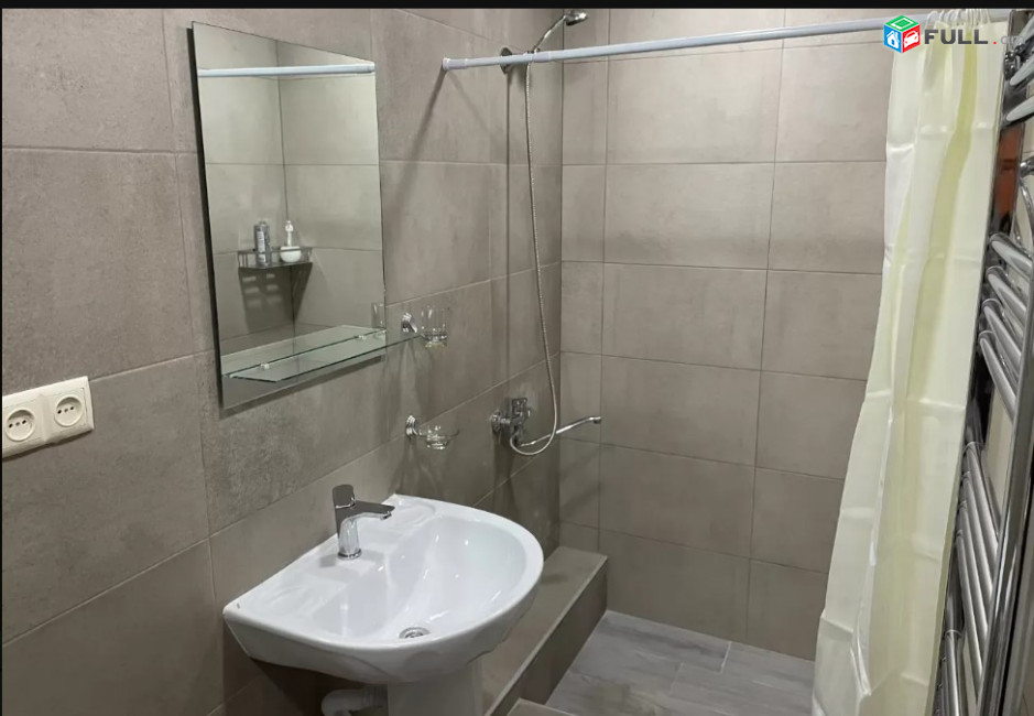 LA06935 Վարձով 2 սենյականոց բնակարան Տրգրան Մեծ , Գայանե ունիվերմագի մոտ