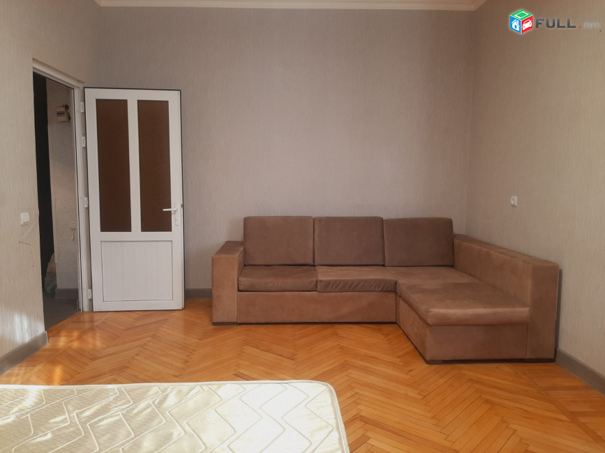LA02636 Վարձով 1 սենյականոց բնակարան Բայրոնի փողոցում 