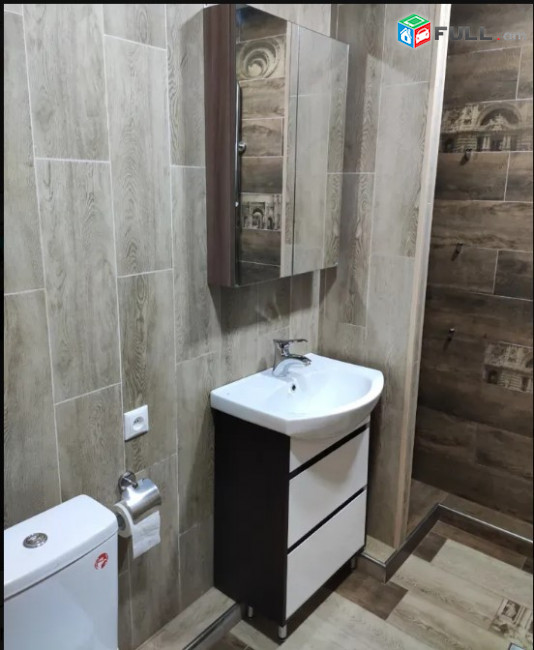 LA06962 Վարձով 3 սենյականոց բնակարան Արամ Խաչատրյան , նորակառույց 