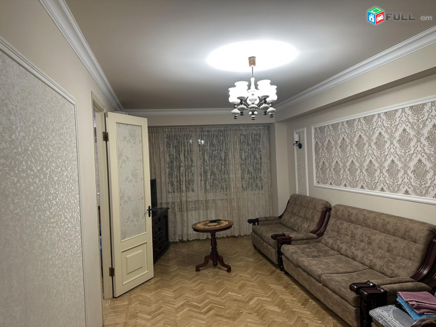 LA06982 Վարձով 3 սենյականոց բնակարան Ամիրյան փողոցում 