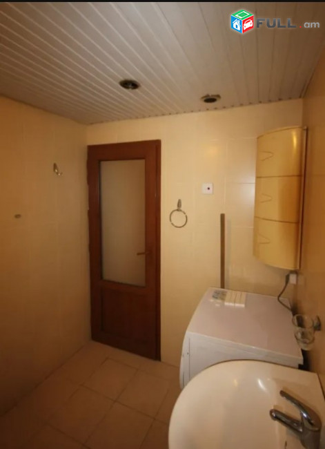 LA07004 Վարձով 2 սենյականոց բնակարան Վարդանանց փողոցում 