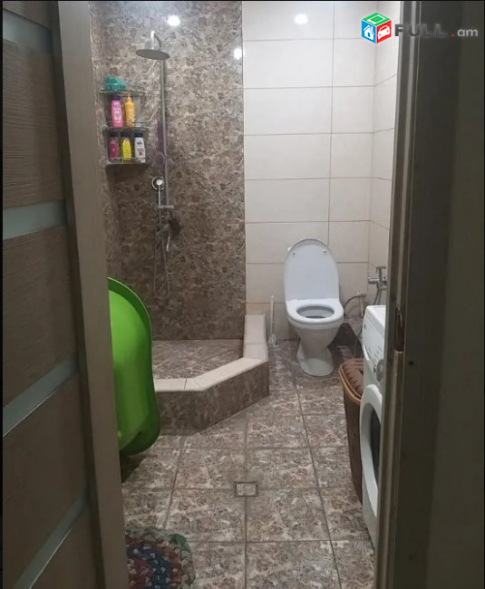 LA06911 Վարձով 3 սենյականոց բնակարան Արշակունյաց պողոտայում