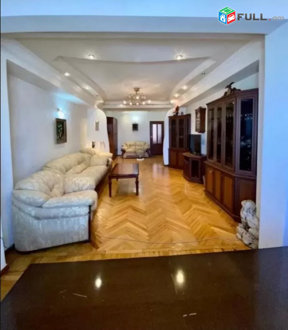 LA07063 Վարձով 3 սենյականոց բնակարան Արցախի փողոցում 