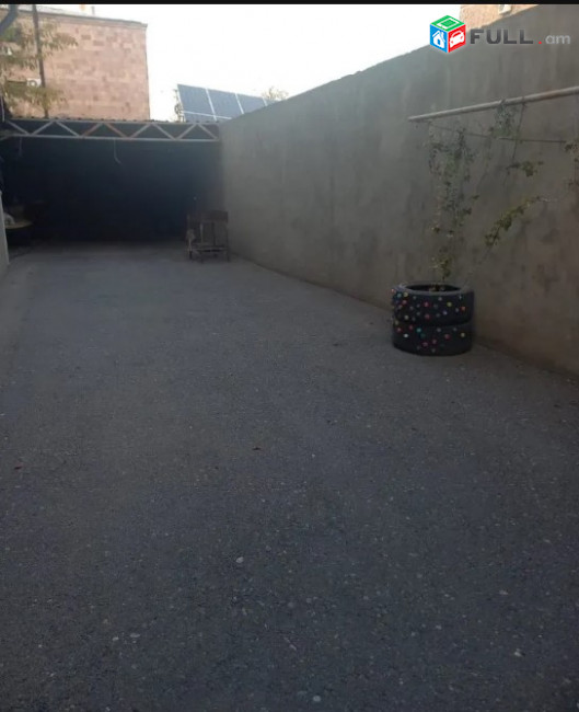 LA07067 Վարձով 3 սենյականոց բնակարան Ավանեսովի փողոց , Էրեբունի մասիվում 