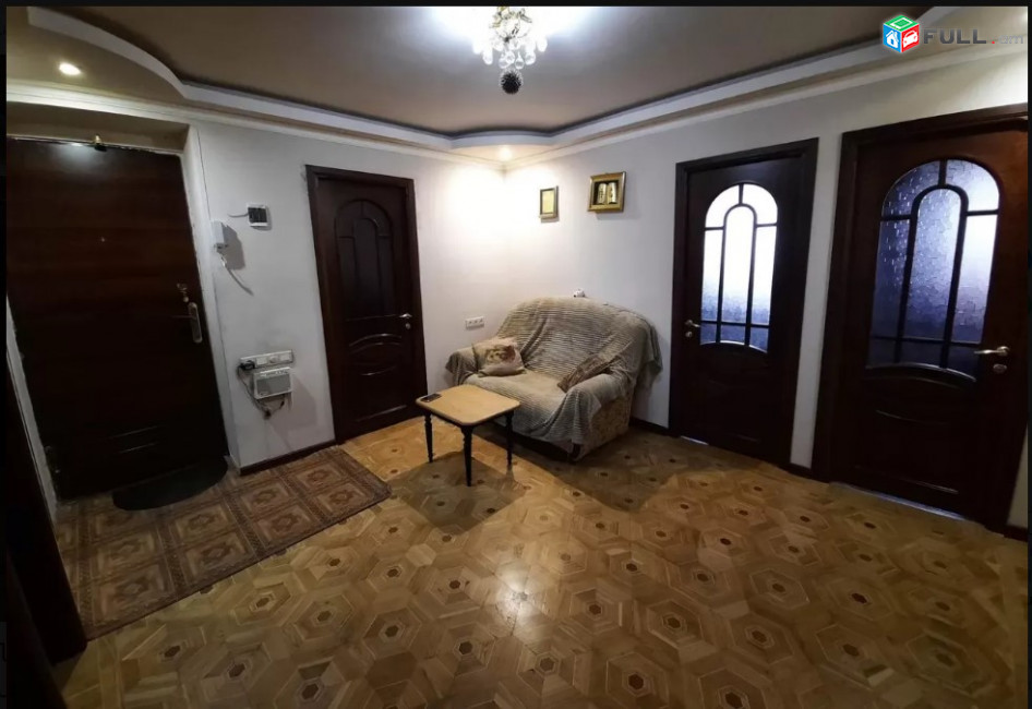 LA07068 Վարձով 3 սենյականոց բնակարան Նոր Արեշ 11 փողոցում 