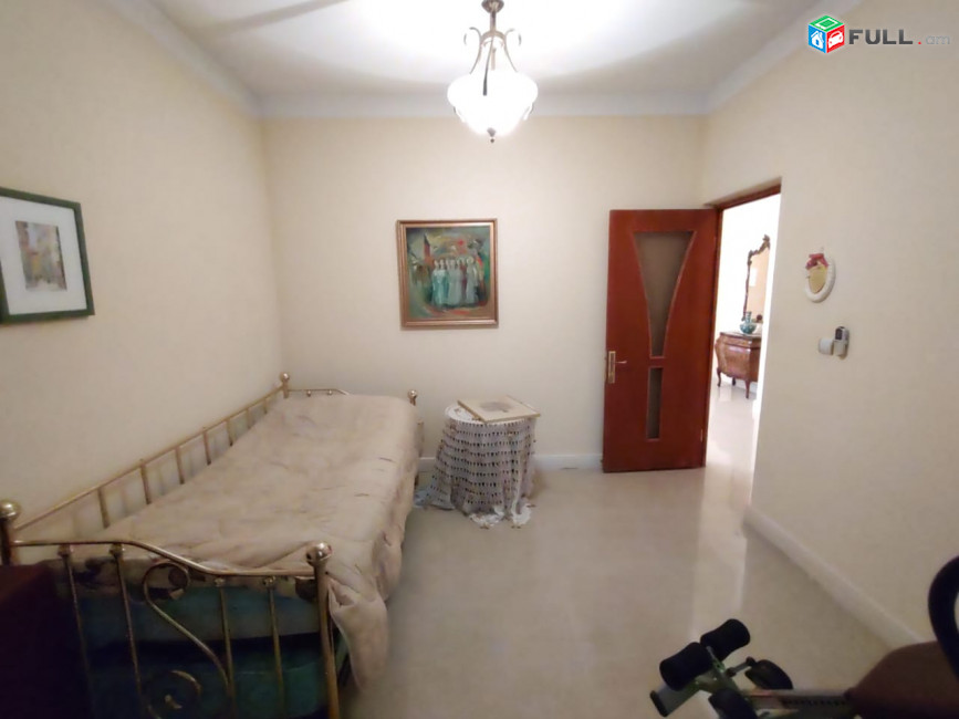 LA07107 Վարձով  5 սենյականոց բնակարան Չարենցի փողոցում