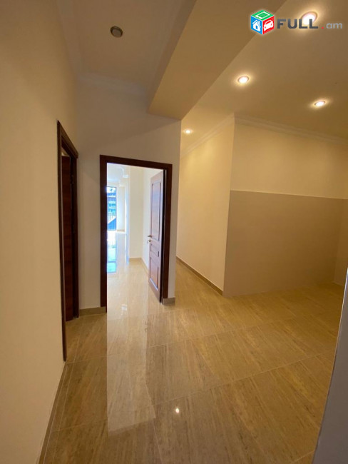 LA07129 Վարձով 240 քմ.  տարածք Երզնկյան փողոց 