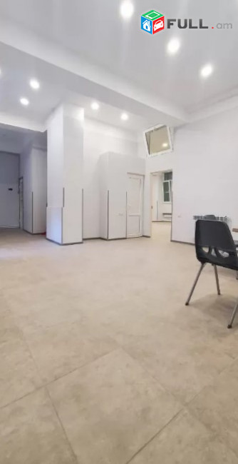 LA07139 Վարձով 100 քմ կոմերցիոն տարածք Սունդուկյան-Վաղարշյան փողոցների խաչմերուկի մոտ