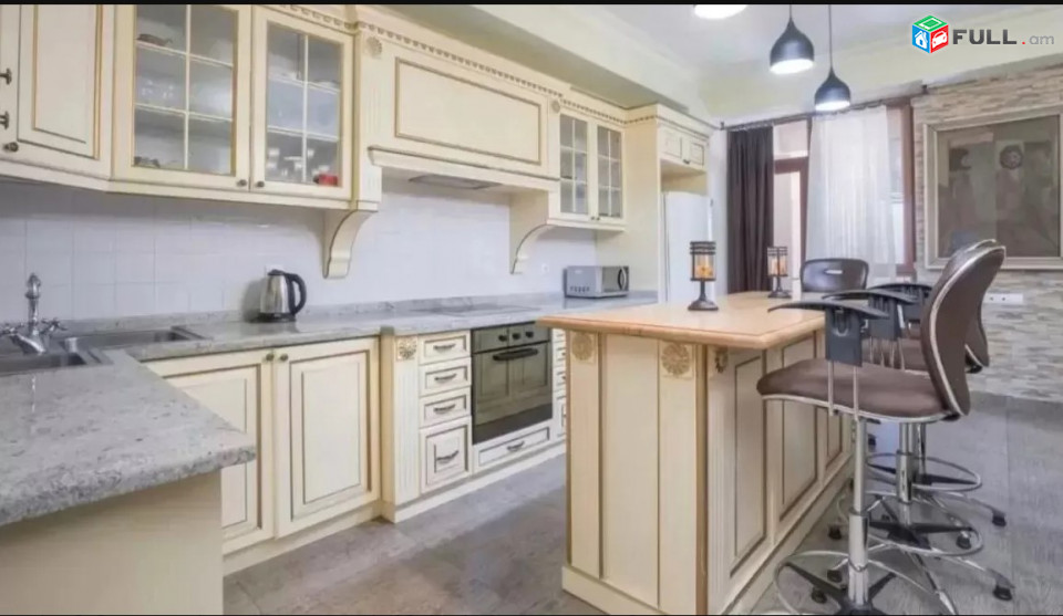 LA07130  Վարձով 3 սենյականոց բնակարան Արամի փողոց , նորակառույց շենք