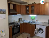 LA07182 Վարձով 3 սենյականոց բնակարան Արամ Խաչատրյան փողոցում 