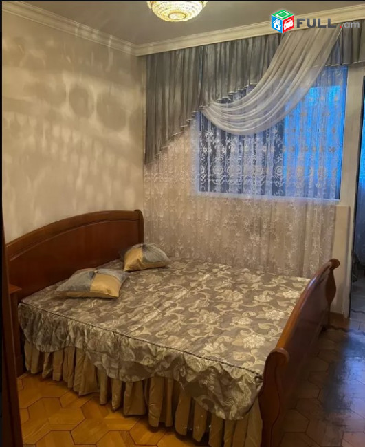 LA07191 Վարձով 3 սենյականոց բնակարան Սարյան փողոցում 