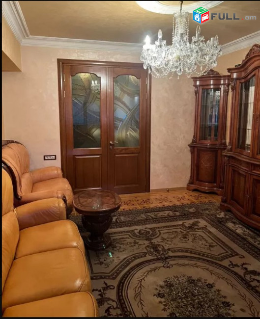 LA07191 Վարձով 3 սենյականոց բնակարան Սարյան փողոցում 