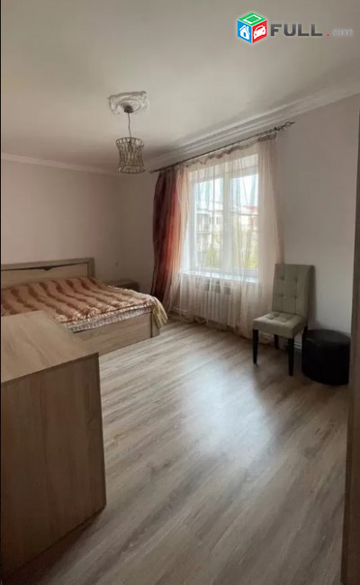LA07203 Վարձով 3 սենյականոց բնակարան Վրացական փողոցում 
