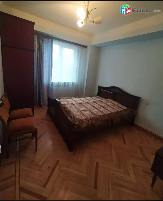 LA07210 Վարձով 3 սենյականոց բնակարան Ադոնցի փողոցում 