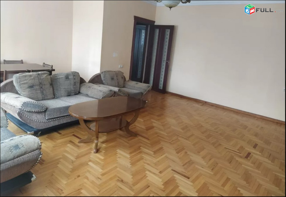 LA07210 Վարձով 3 սենյականոց բնակարան Ադոնցի փողոցում 