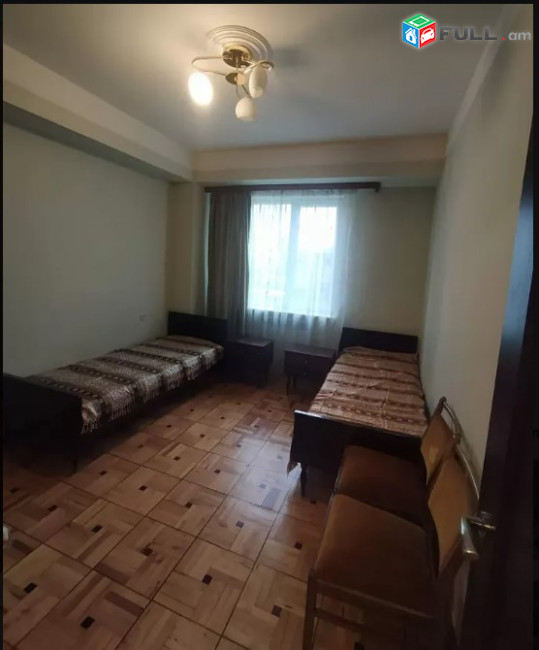 LA07210 Վարձով 3 սենյականոց բնակարան Ադոնցի փողոցում 